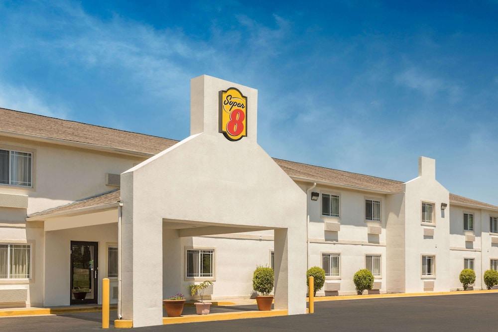 Super 8 by Wyndham Vicksburg photo 1