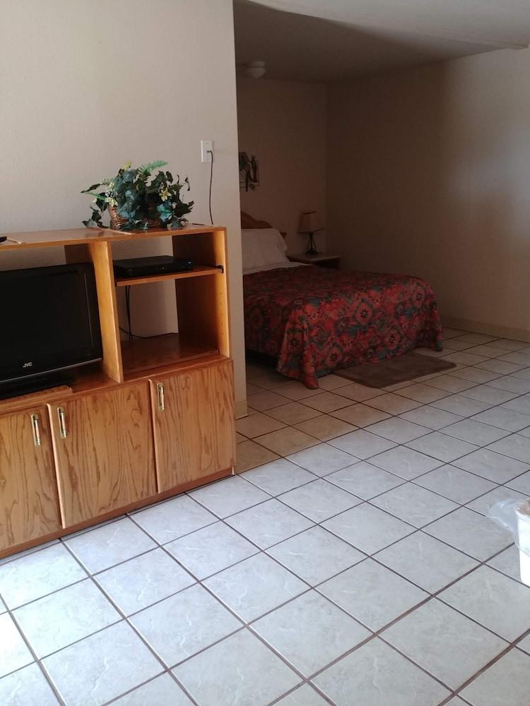 Cactus Inn photo 7