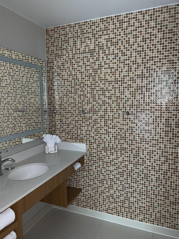 SpringHill Suites Houston Baytown photo 38