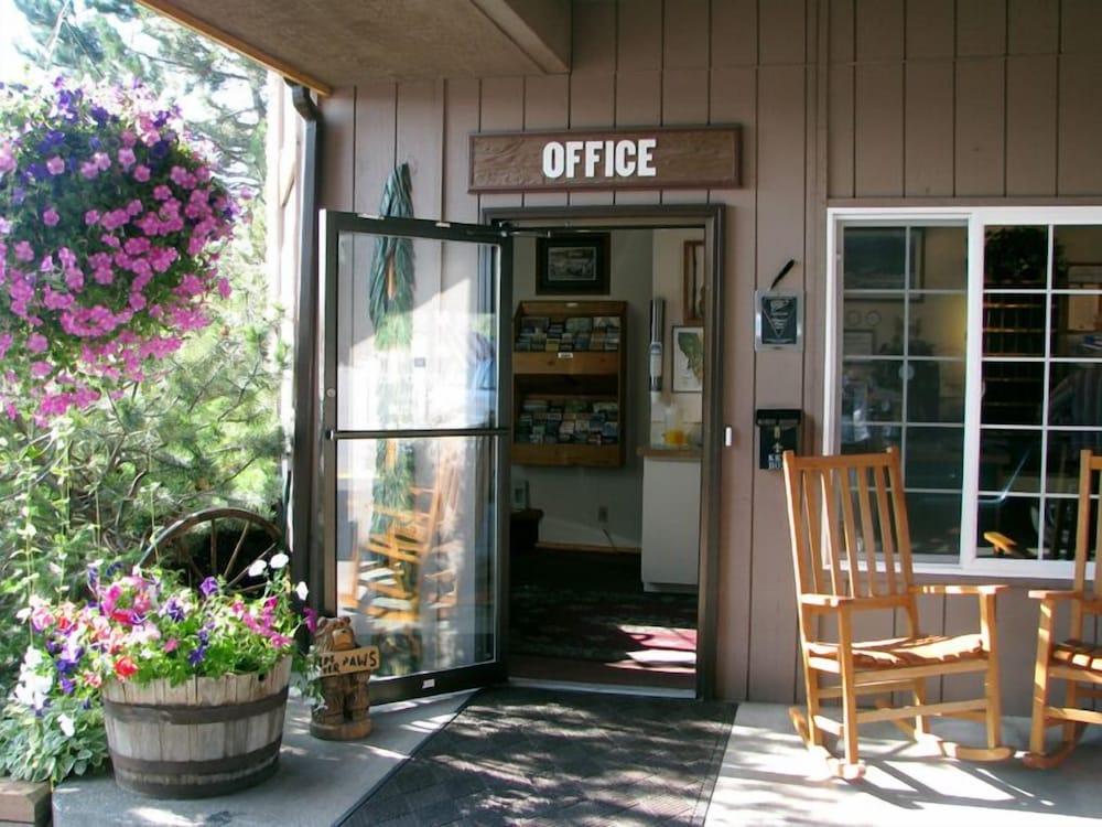 Chalet Motel Whitefish photo 63