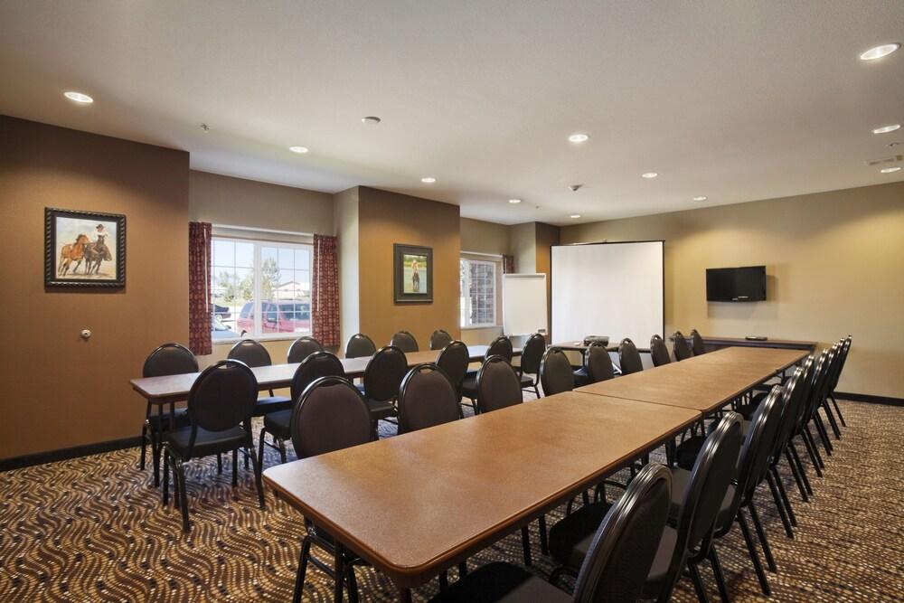 Microtel Inn & Suites by Wyndham Sidney photo 18