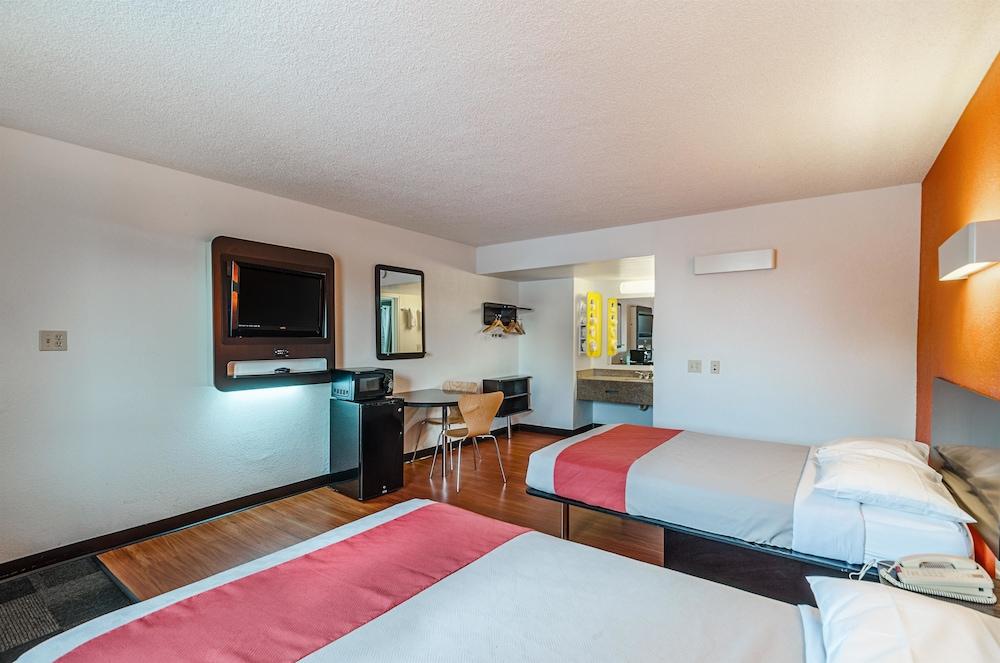 Motel 6 Winchester, VA photo 2