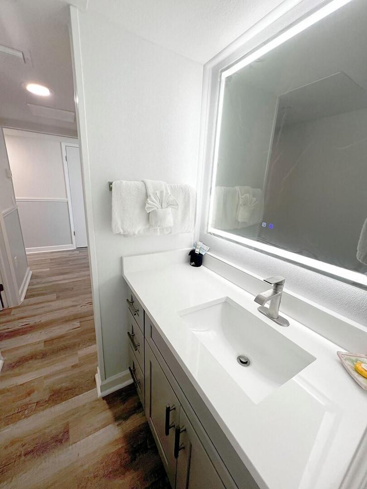 Lani Kai Beachfront Resort photo 19