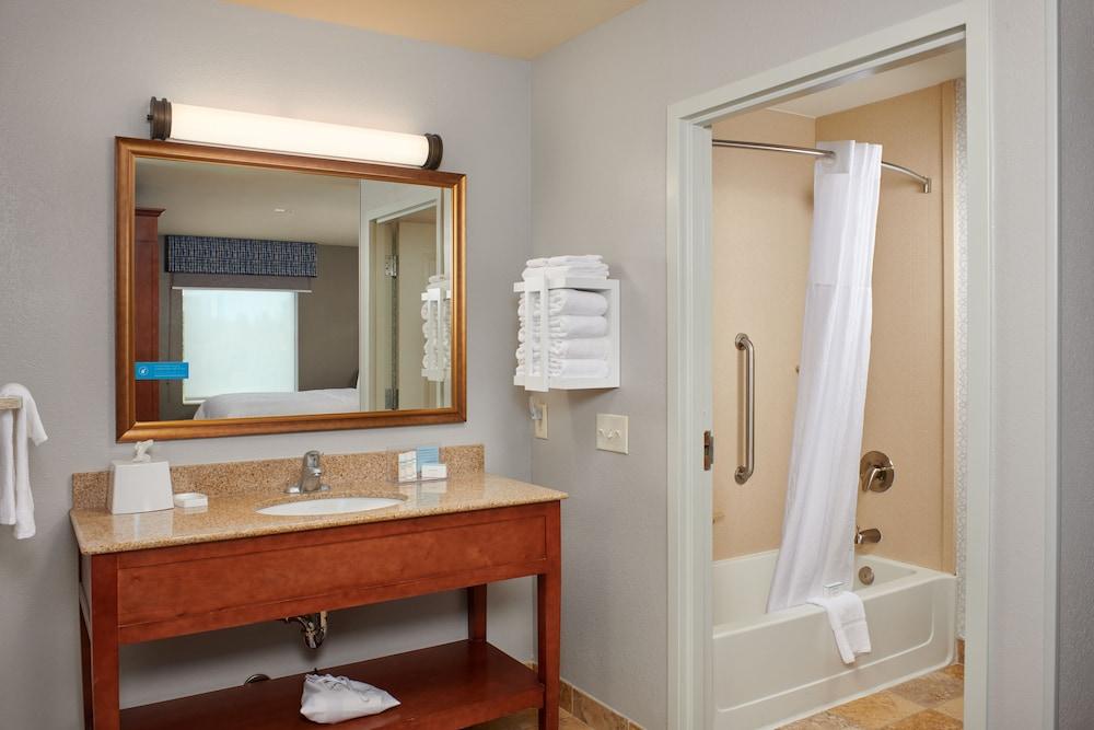 Hampton Inn & Suites Holly Springs photo 31