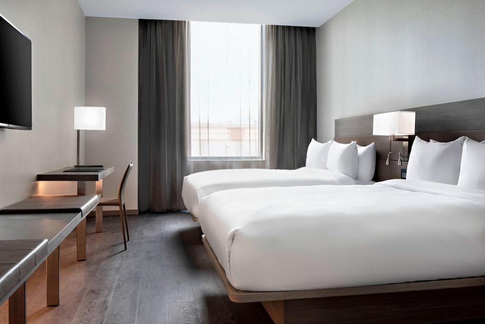 AC Hotel by Marriott Grand Rapids Downtown photo 13