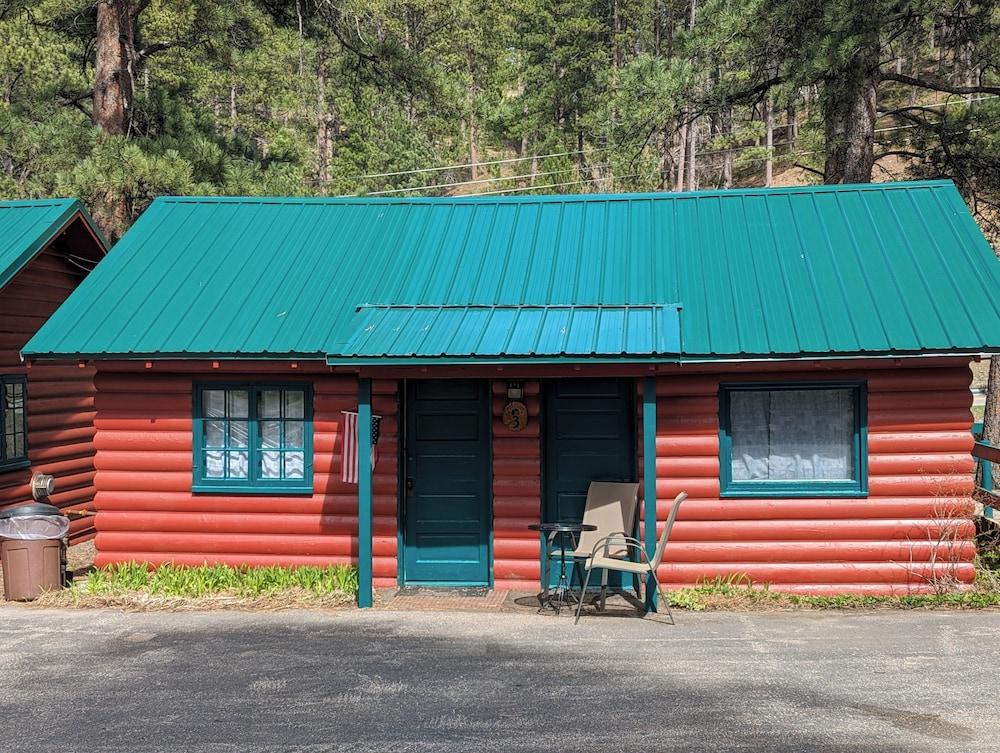 Ponderosa Pines Inn and Cabins photo 86