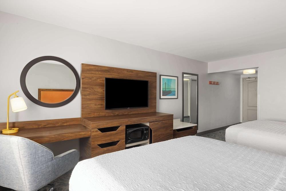 Hampton Inn & Suites Savannah-Airport photo 10