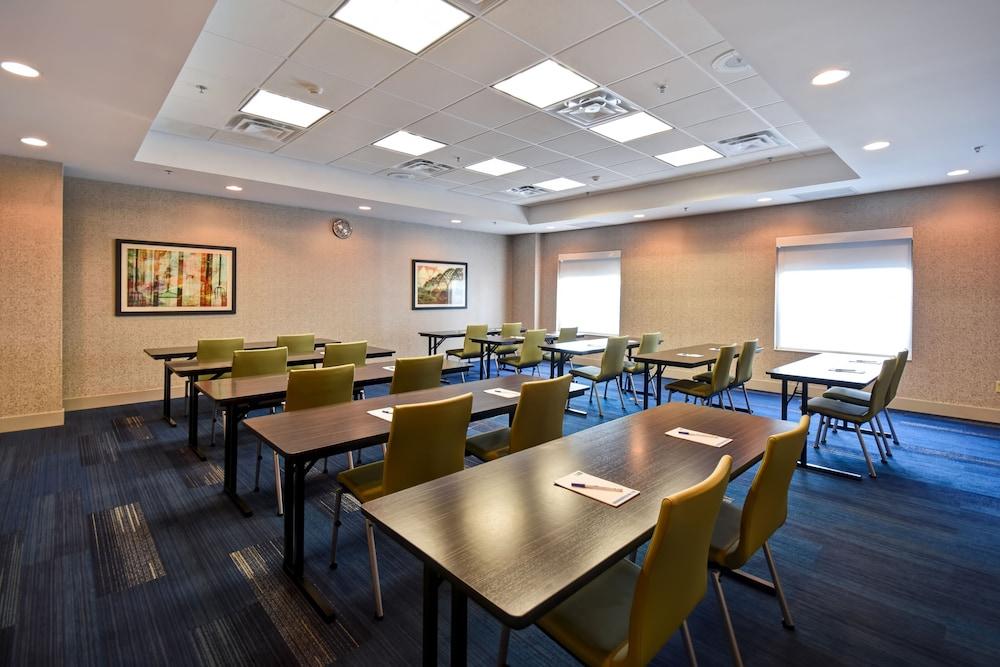 Holiday Inn Express & Suites Schererville by IHG photo 34
