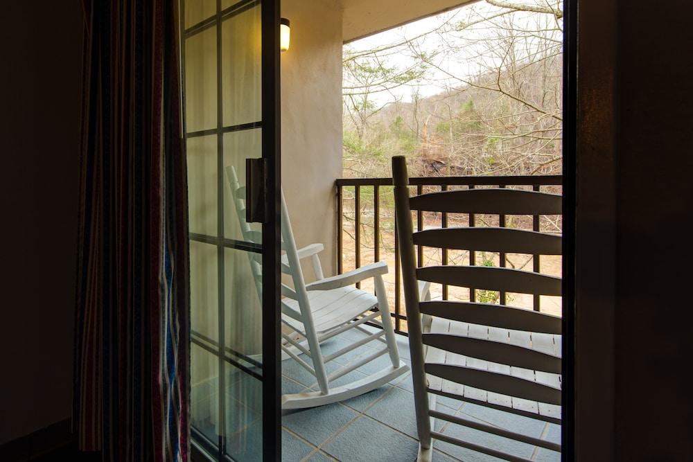 Sidney James Mountain Lodge photo 22