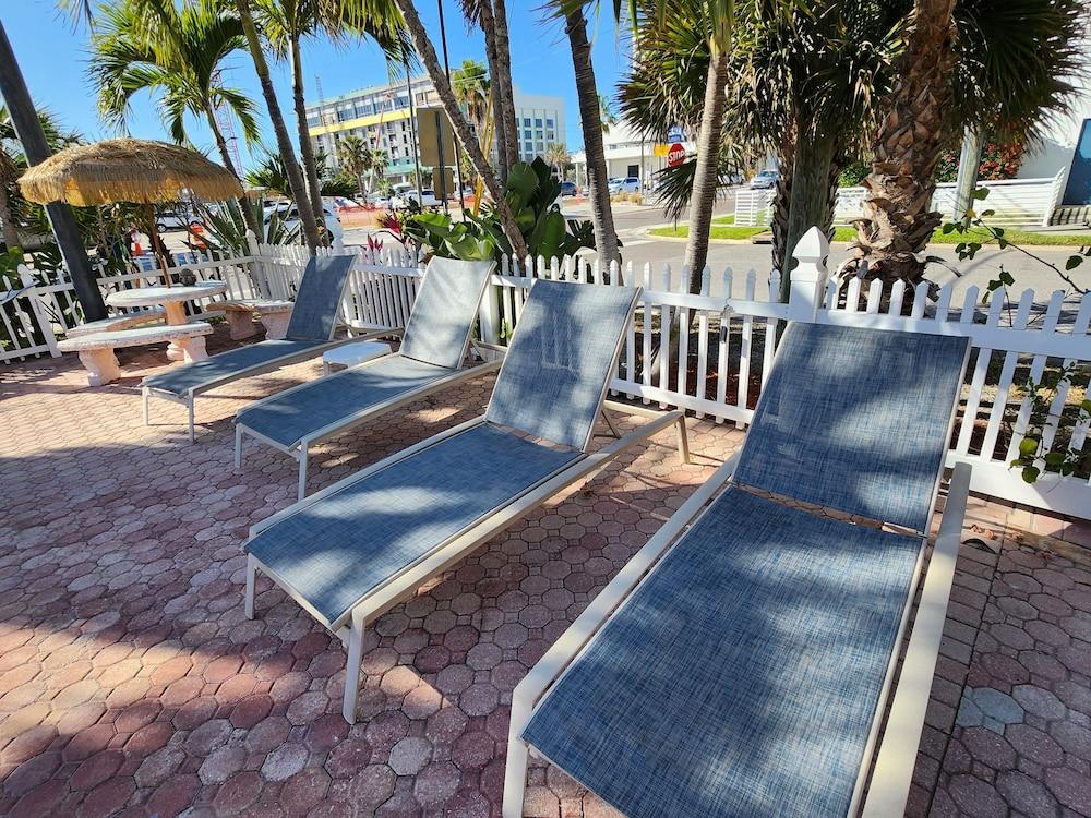 Silver Sands Motel photo 9
