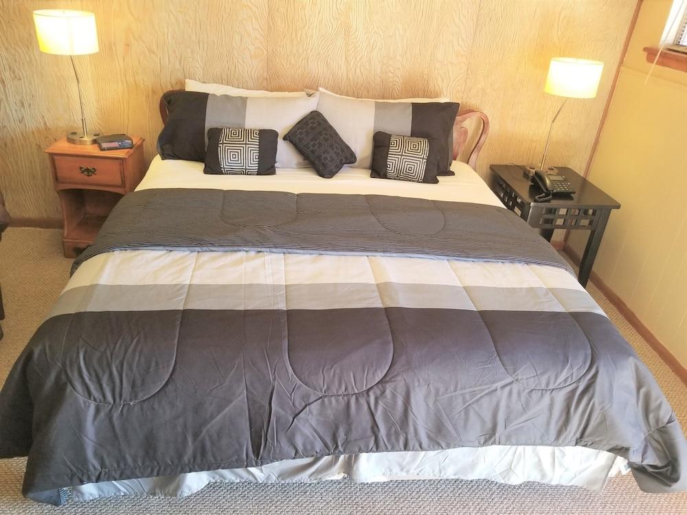 Duffer Motel photo 33