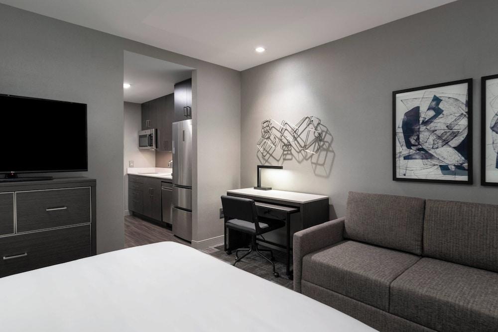 TownePlace Suites by Marriott Boston Medford photo 10