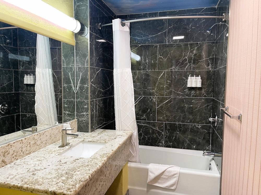 Americas Best Value Inn & Suites Joshua Tree National Park photo 80