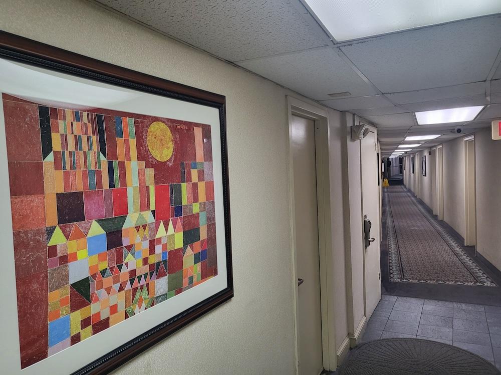 Roosevelt Inn photo 11
