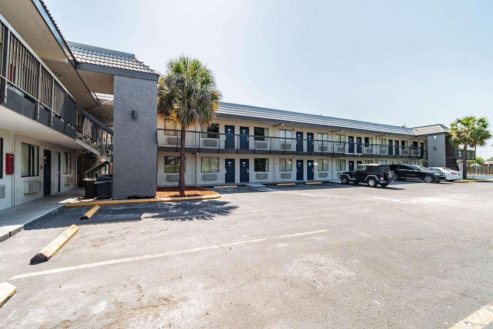 Motel 6 Tampa, FL photo 21