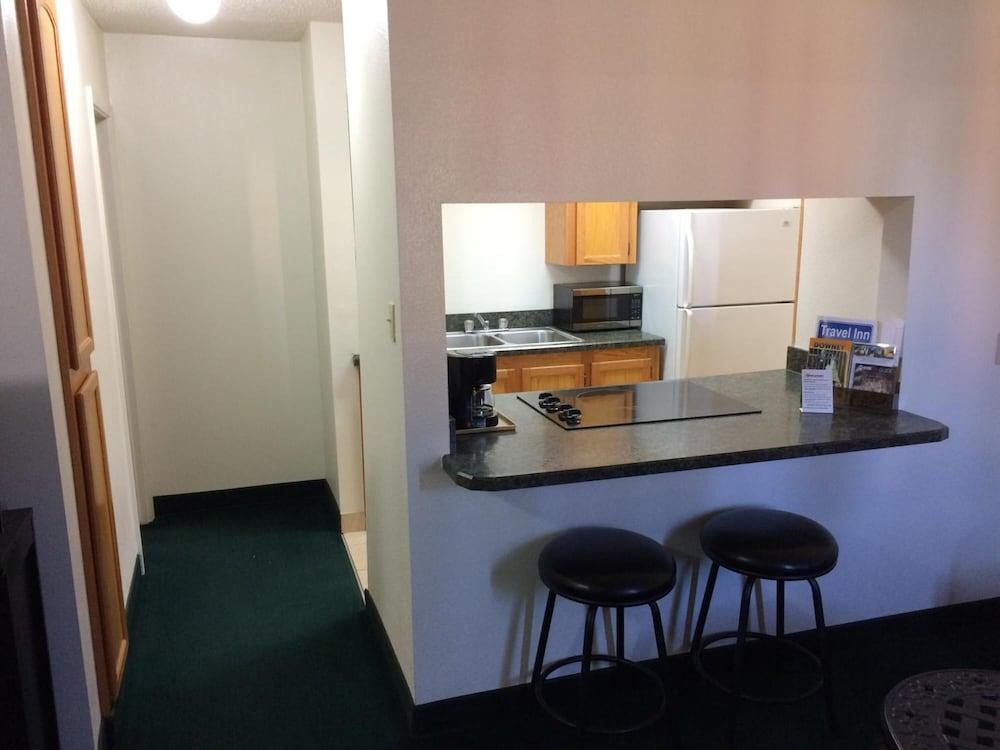 Travel Inn & Suites photo 23