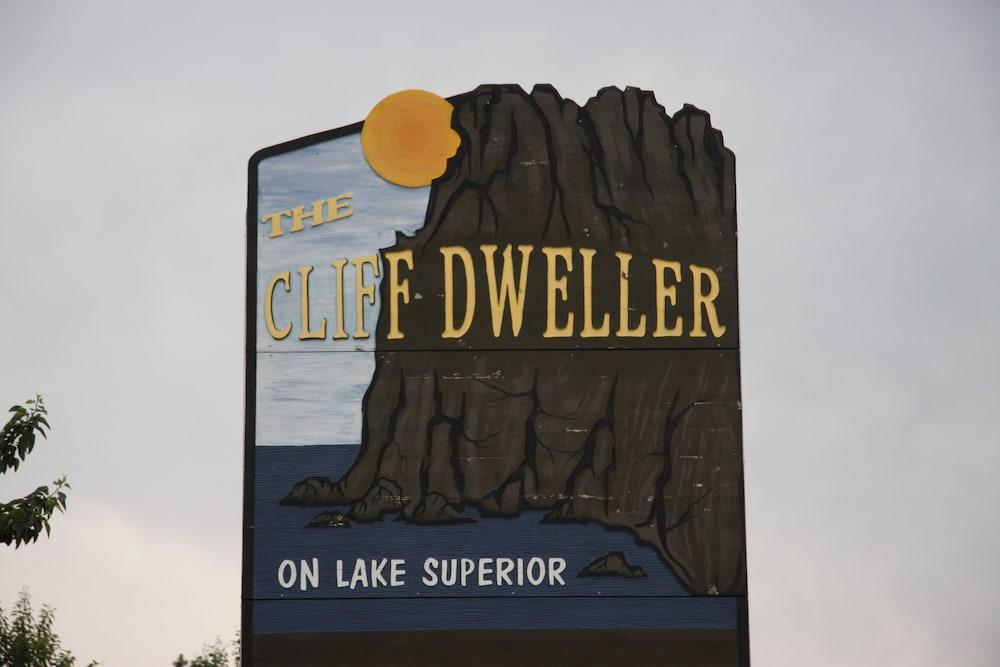 The Cliff Dweller on Lake Superior photo 6