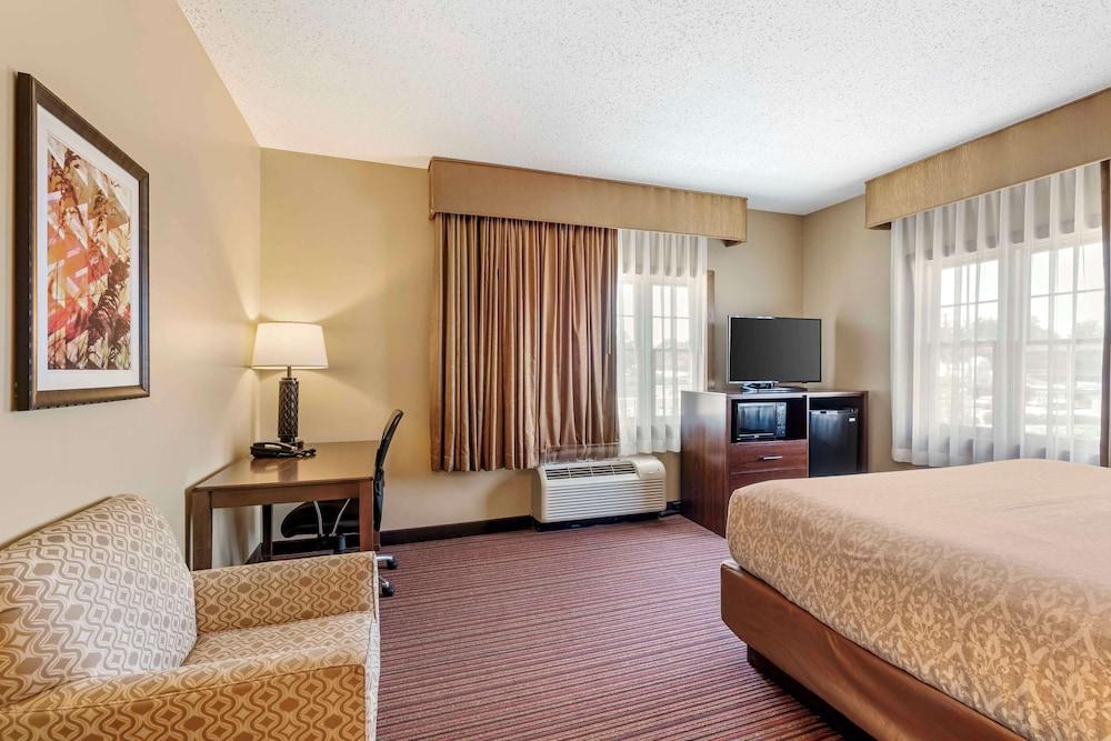 Best Western Plus Dutch Haus Inn and Suites photo 23
