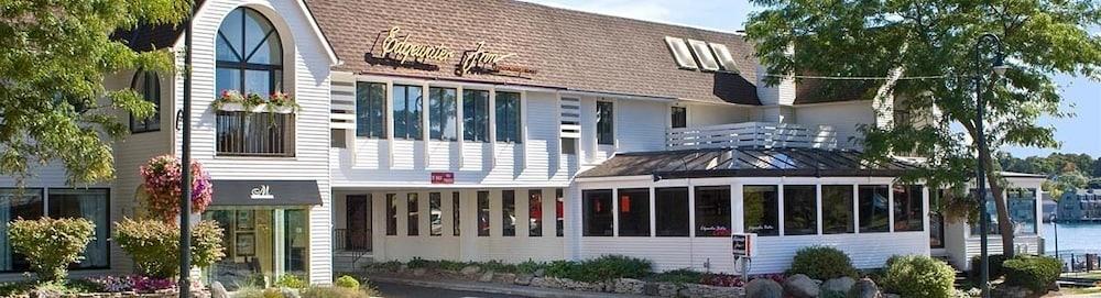 Edgewater Inn- Charlevoix photo 11