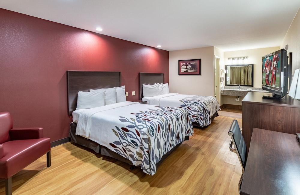 Red Roof Inn Buffalo, TX photo 24