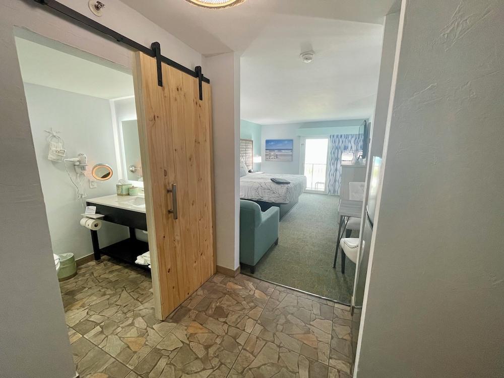 Ocean Sands Beach Boutique Inn - 1 Acre Private Beach photo 17