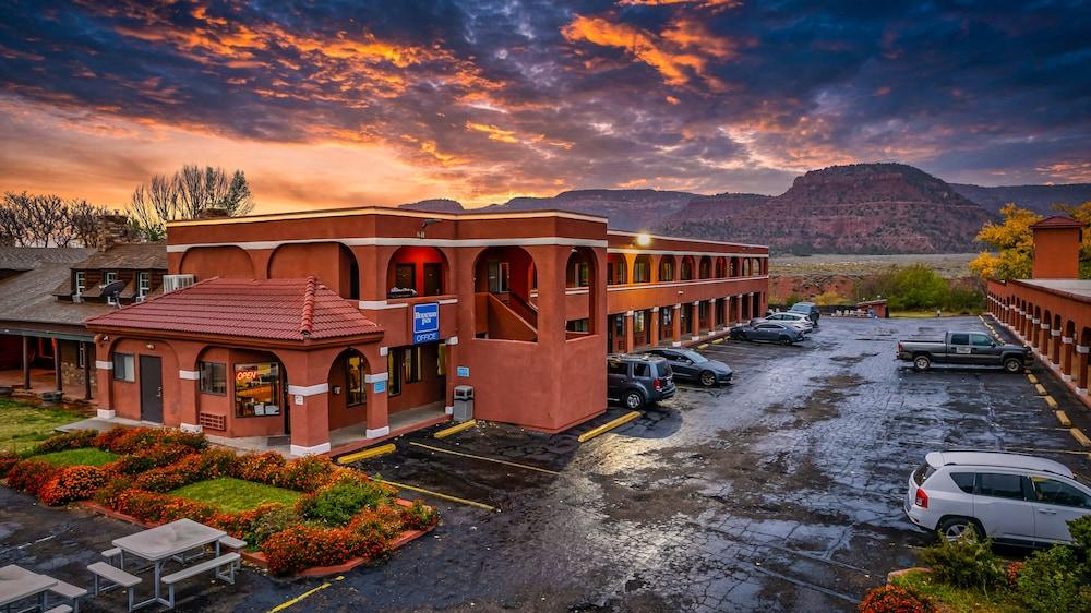 Rodeway Inn photo 1