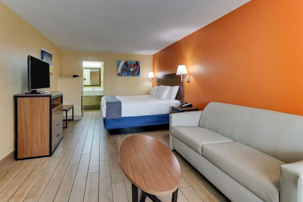 Captain's Quarters Inn photo 12