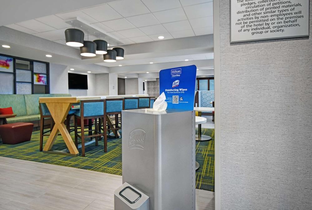 Hampton Inn Las Vegas Strip South, NV photo 4
