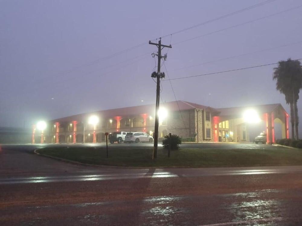 Chaparral Motel photo 48