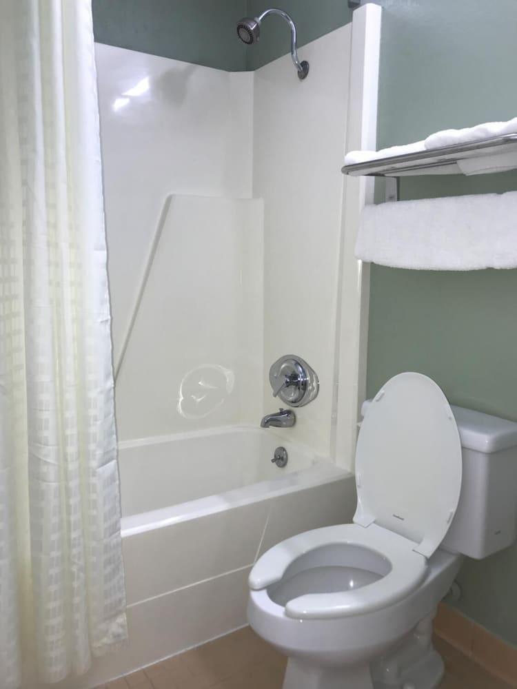 Americas Best Value Inn Manchester, TN photo 15