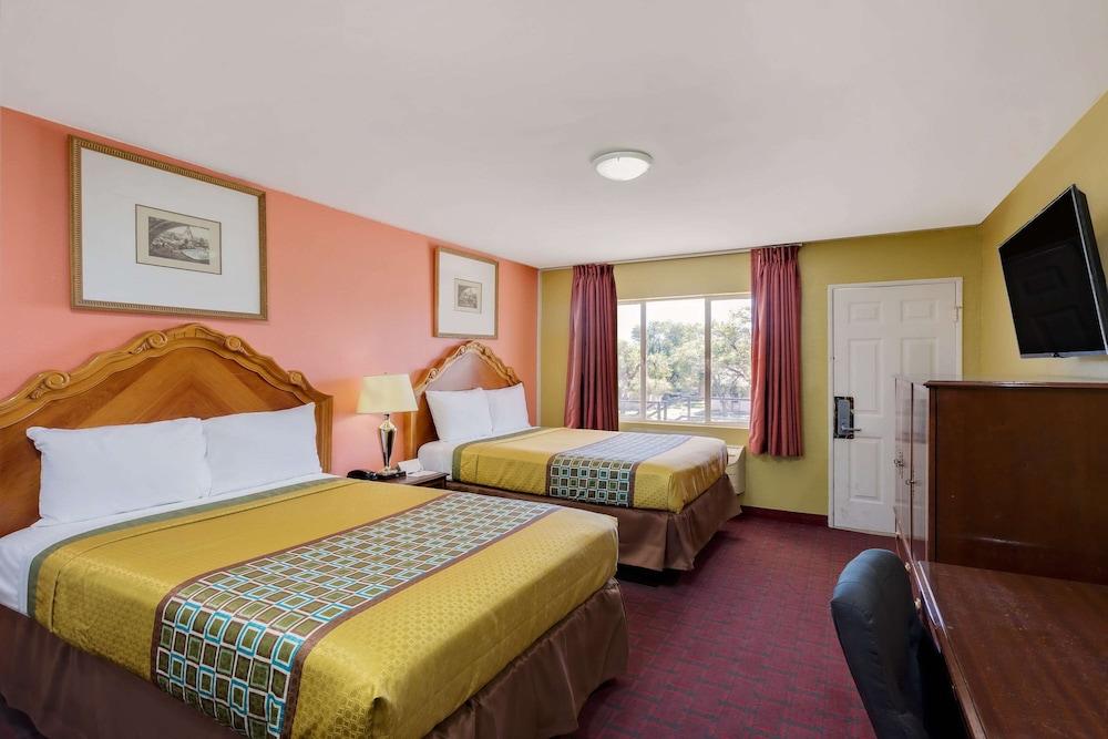 Knights Inn Big Spring photo 10