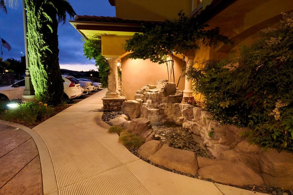 Bellasera Hotel & Suites Paso Robles, Tapestry by Hilton photo 17