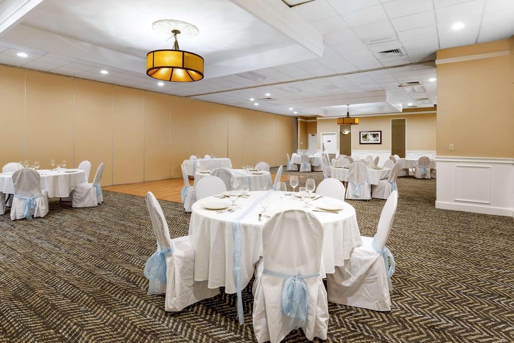 Clarion Inn North Haven - New Haven North photo 6
