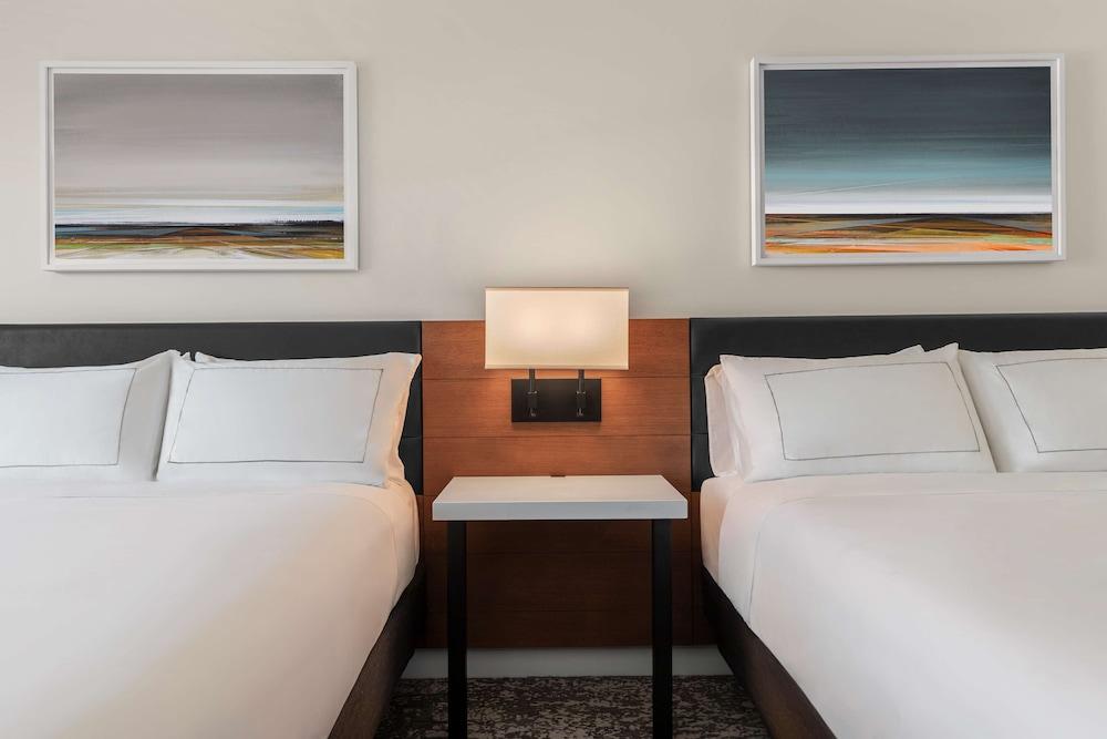 The Fort Sutter Sacramento, Tapestry Collection by Hilton photo 11