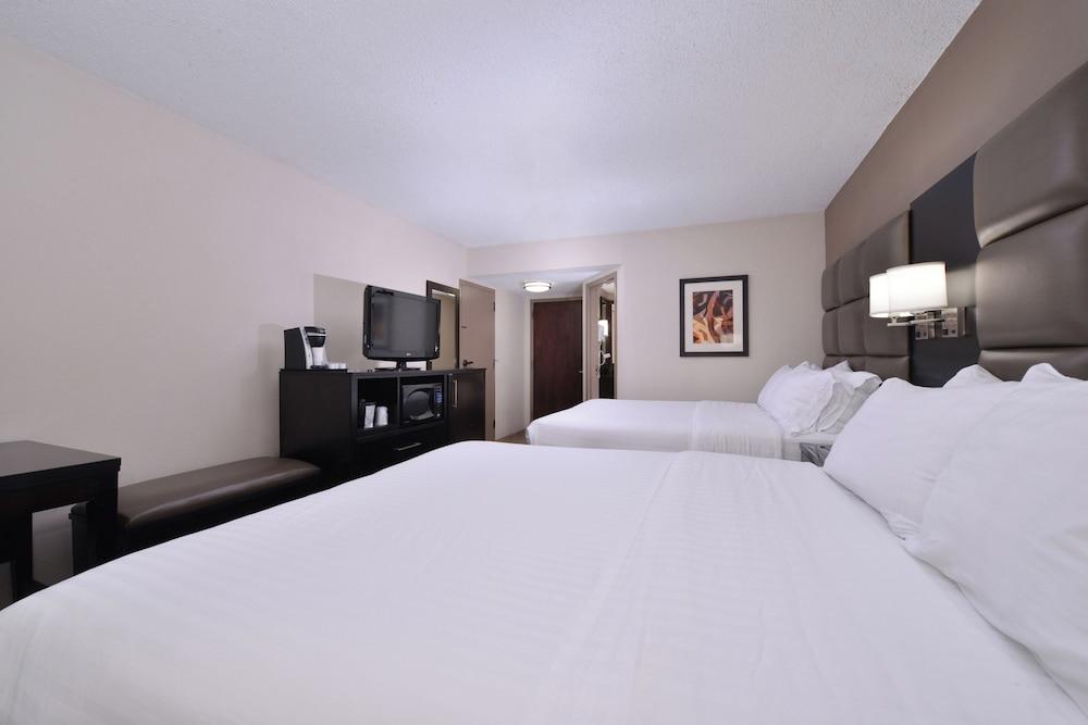 Holiday Inn Express Burlington by IHG photo 2