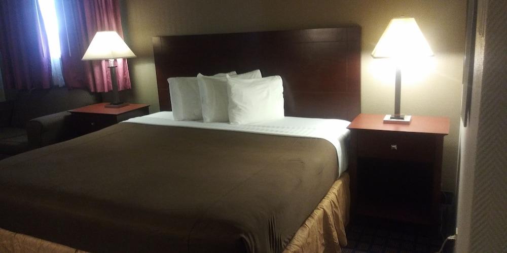 Silver Spur Vintage Inn & Suites photo 23
