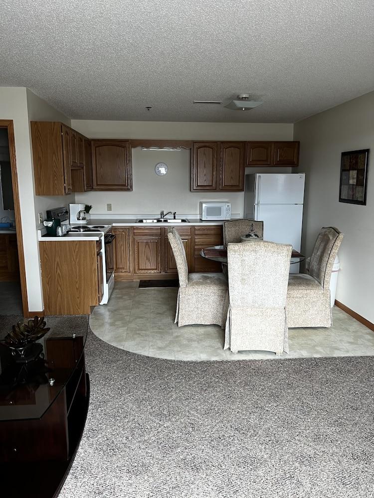 Budget Host Inn & Suites photo 10