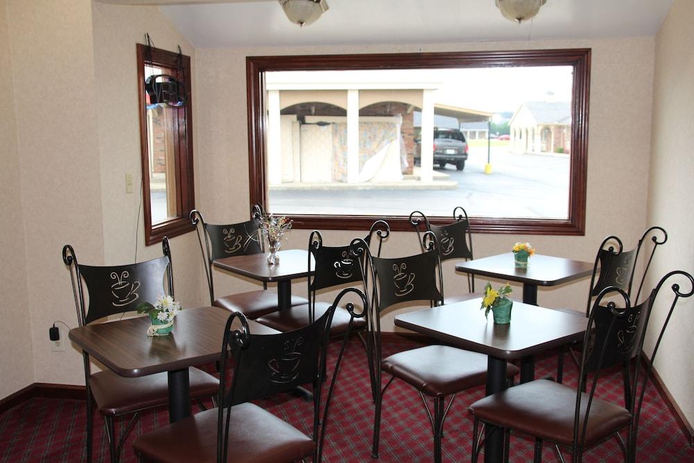 Budget Inn - Troy photo 20