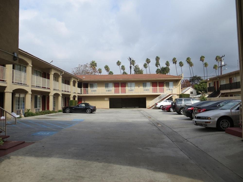 Economy Inn LAX photo 7