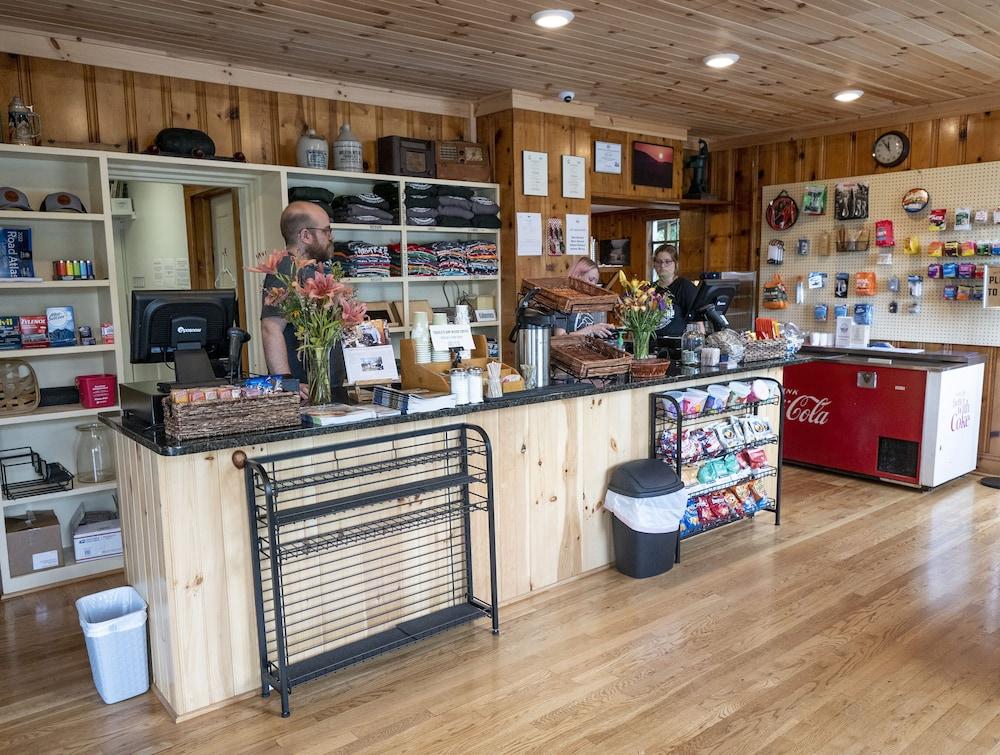 Tuggle's Gap Roadside Inn - Blue Ridge Parkway photo 24