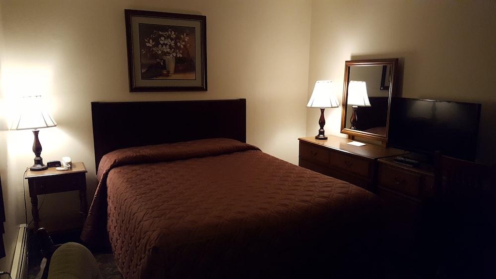 Riverbank Motel and Cabins photo 51