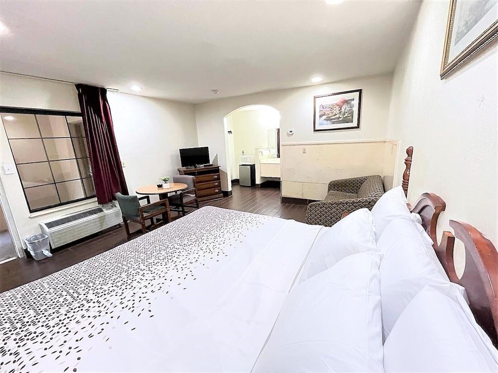 Budget Inn photo 30