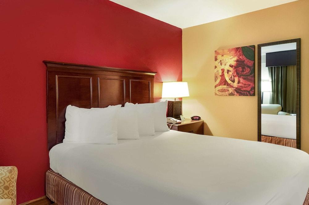Quality Inn & Suites West Helena photo 23
