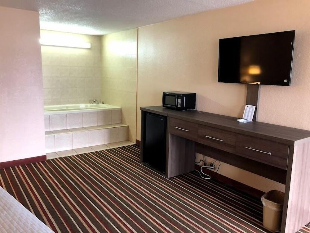 Legacy Inn Sumner photo 19