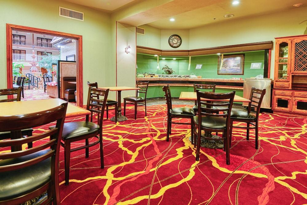 MCM Elegante Suites Abilene photo 2