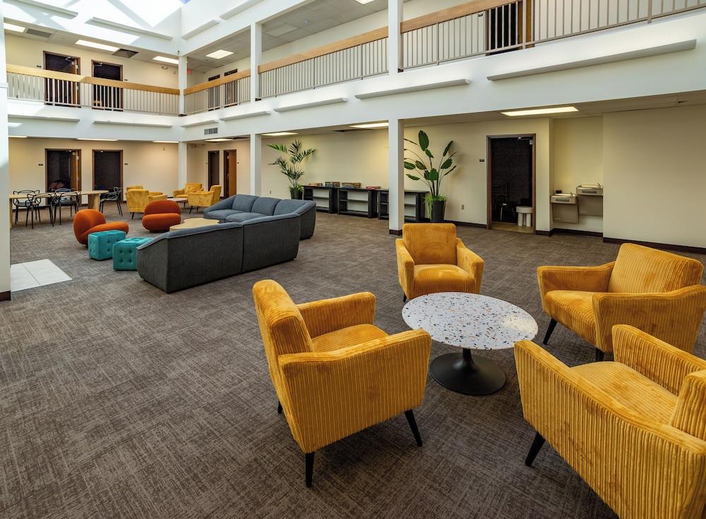 Brewster Hall photo 7