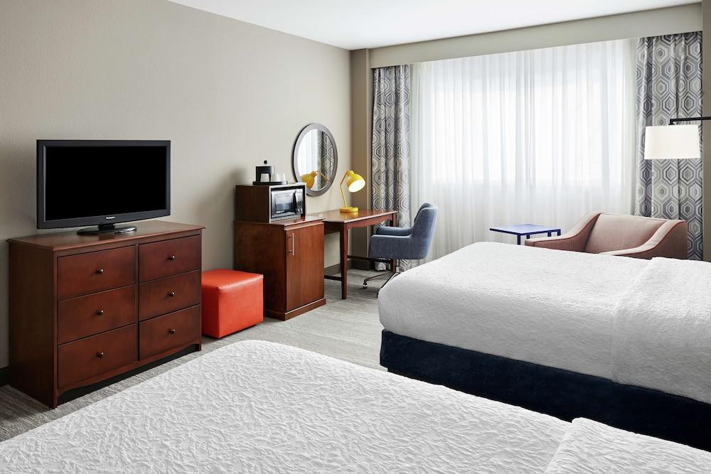 Hampton Inn & Suites Chicago/Mt. Prospect photo 7