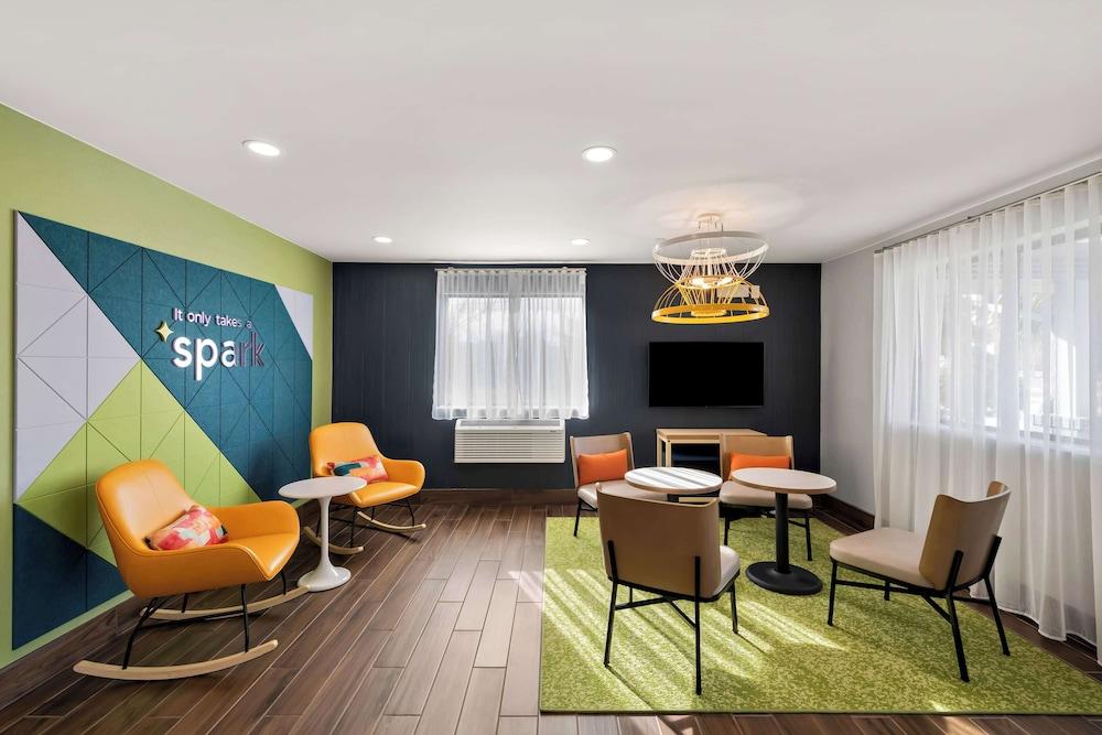 Spark by Hilton Norfolk photo 8