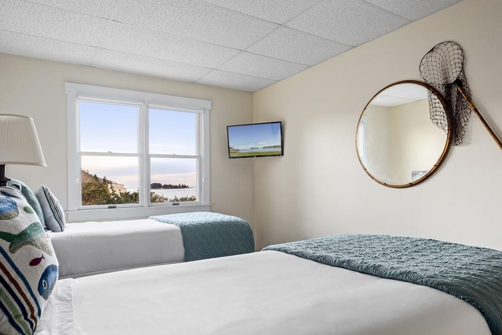 East Wind Inn on the Water photo 57