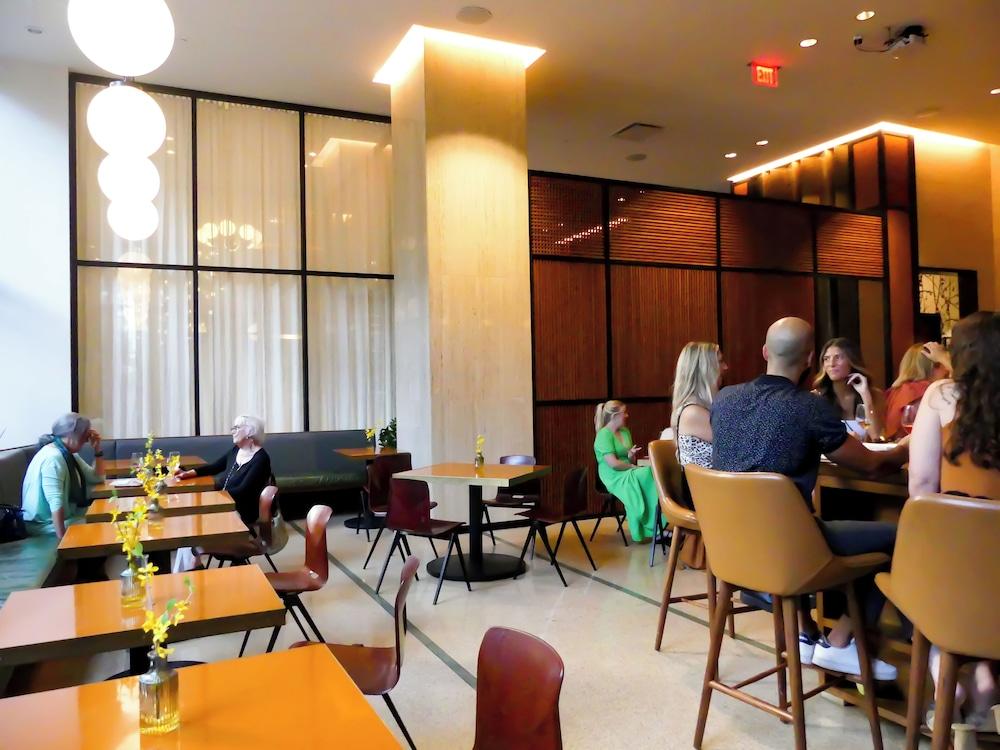 Fairlane Hotel photo 35